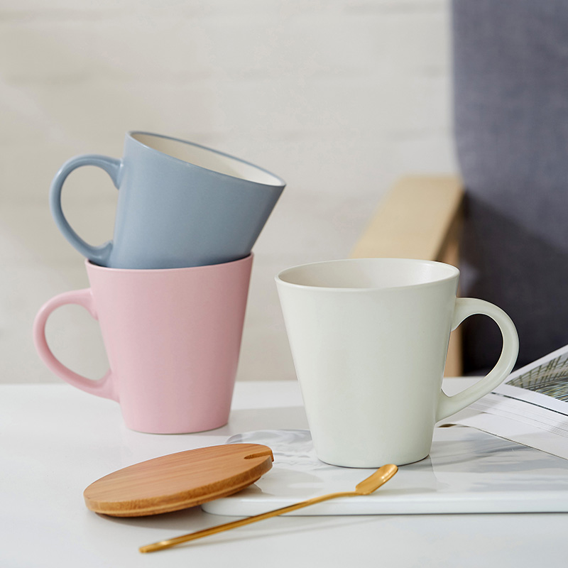 ins Nordic minimalist matte matte pure pink powder mark cup coffee cup girl's heart tea water mug ceramic cup with lid spoon