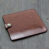 Louis Brown подходит к оригинальному листу ракушки5/3/2