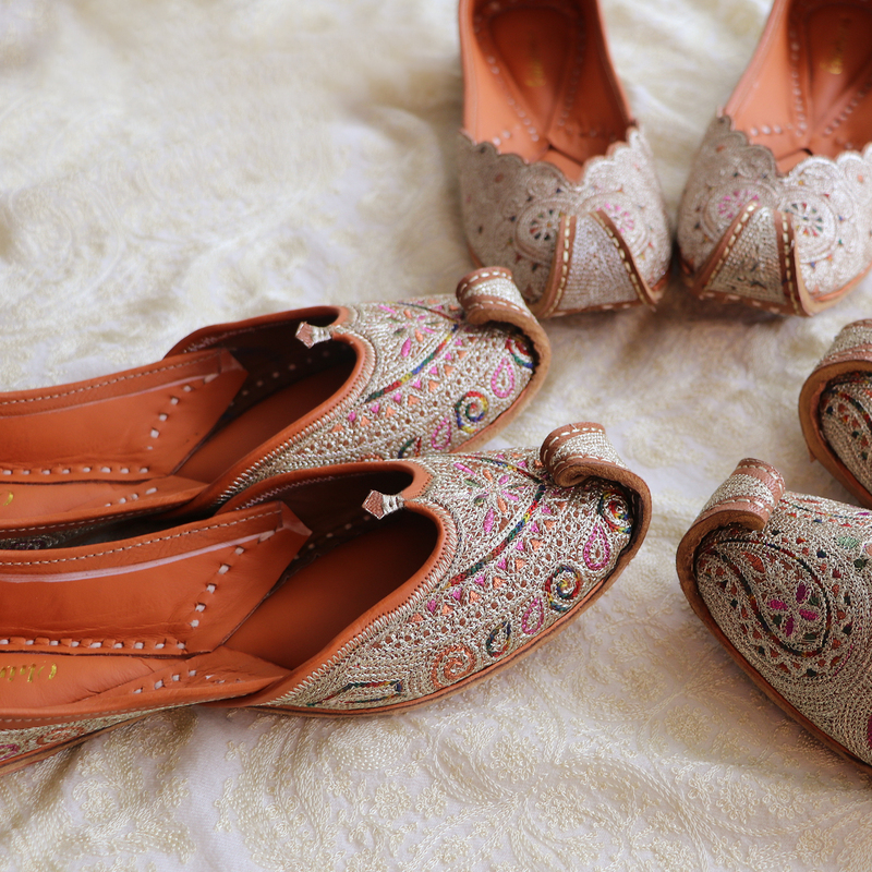 Soul-Stirring Shoes I Indian and Pakistani Traditional Upturned-Toe Soul-Stirring Shoes, Versatile Flat Shoes Soul-Stirring Shoes I Indian and Pakistani Traditional Upturned-Toe Soul-Stirring Shoes, Versatile Flat Shoes