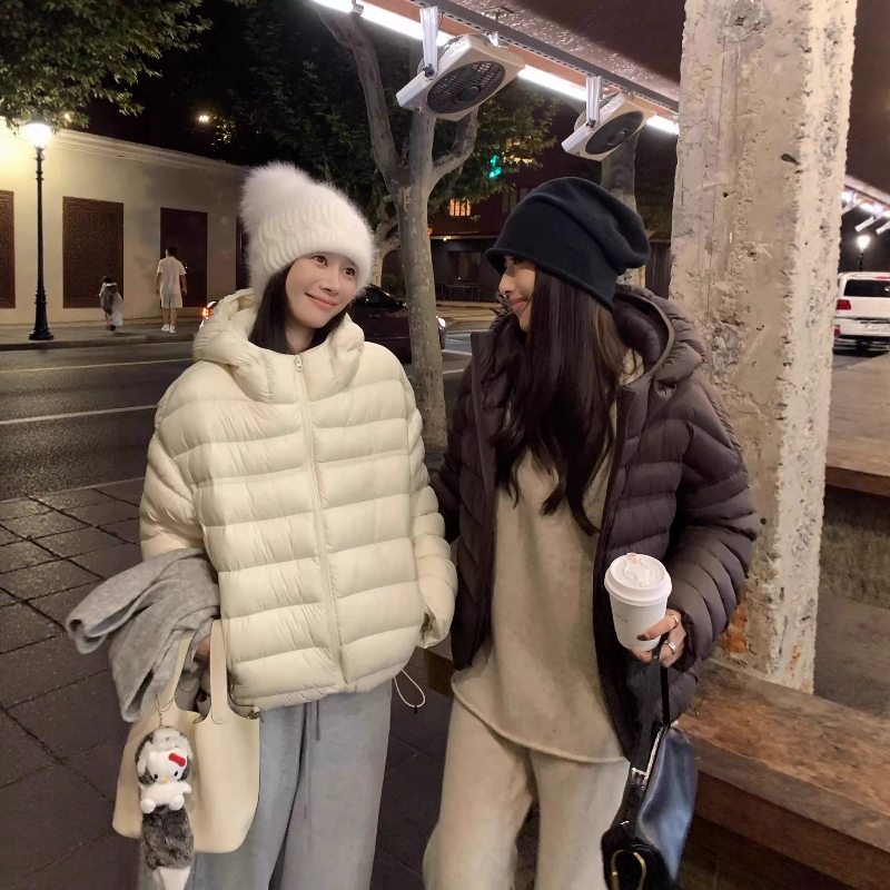 Cloud Puff Ribbed Short down Jacket for Women 2026 New Loose Thickened High-End White Duck down Warm Coat