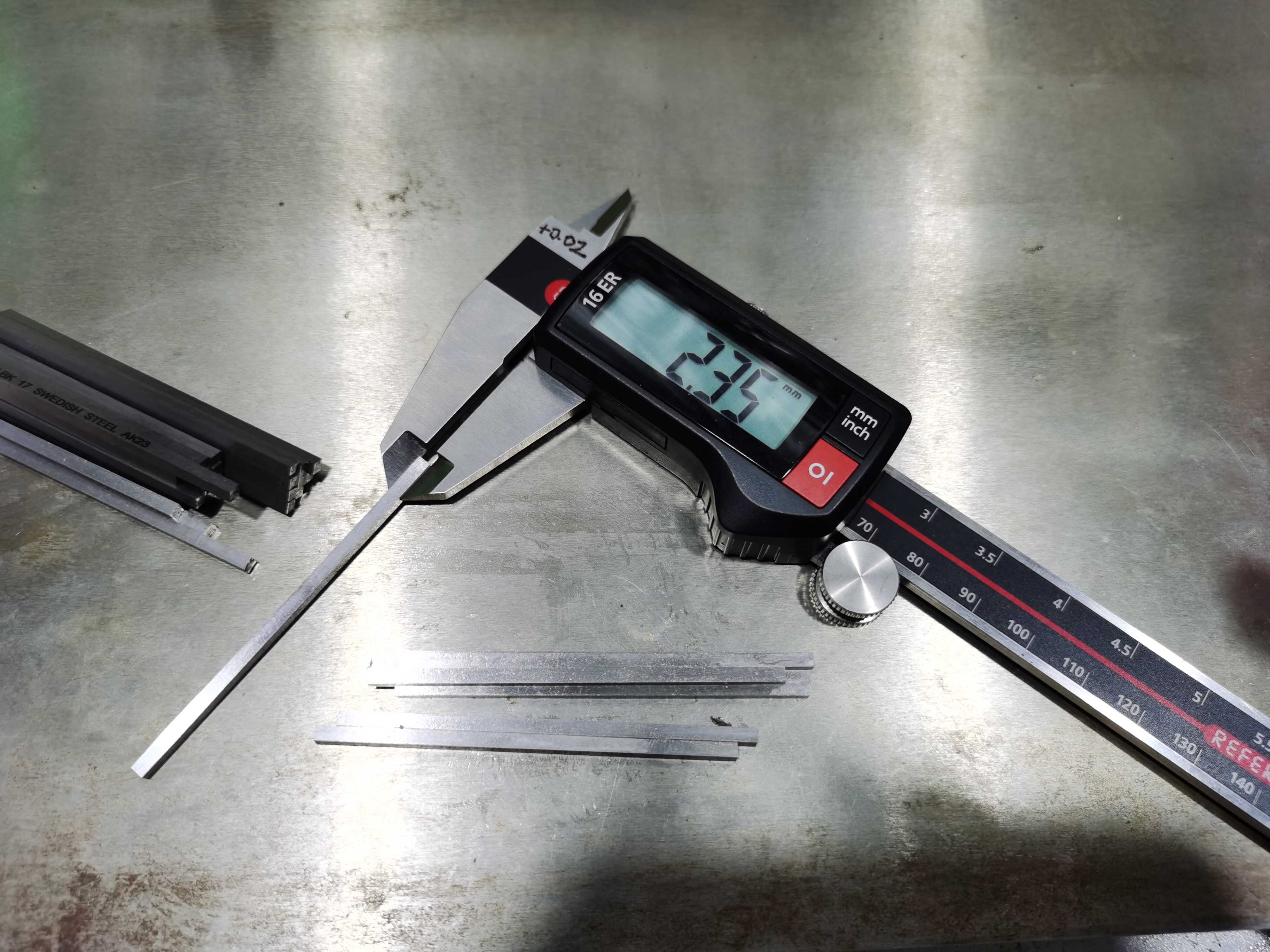 Carved gold blade Lindsay carved gold metal carving imported high cobalt powder high-speed mesh blade 2 35*2 35mm