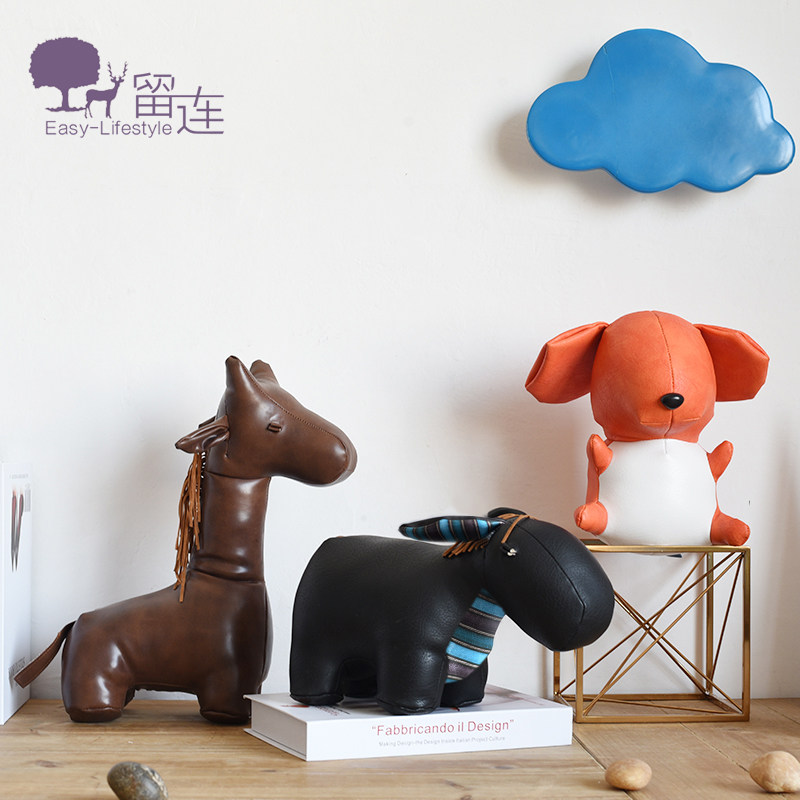 Modern Minimalist Orange Fox Black Horse Animal Leather Paparazzi Pendulum Pieces Children Room Toy Doll Soft Adornment
