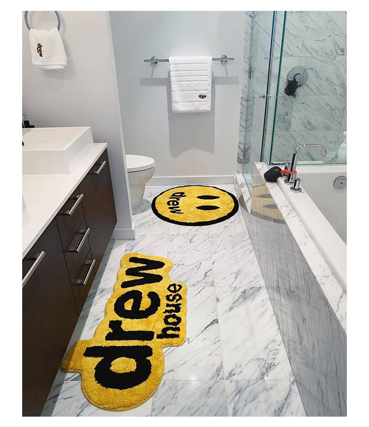 ковер 潮物woo drew house  logo rug 贾斯丁比伯快闪限定居家字母地毯