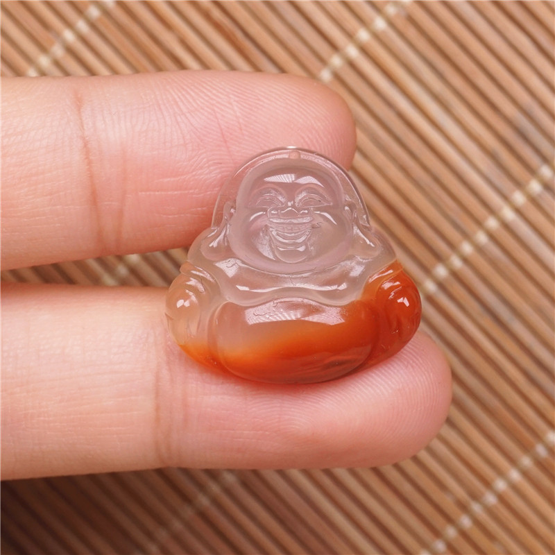 товар из китая 莲花居天然原矿无优化川料冰飘荔枝冻南红雕刻弥勒佛吊坠巧雕精工