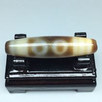 Tibetan high oil coated five-eyed horseshoe pattern weathered old dzi beads size 45 2x11 4mm material old object