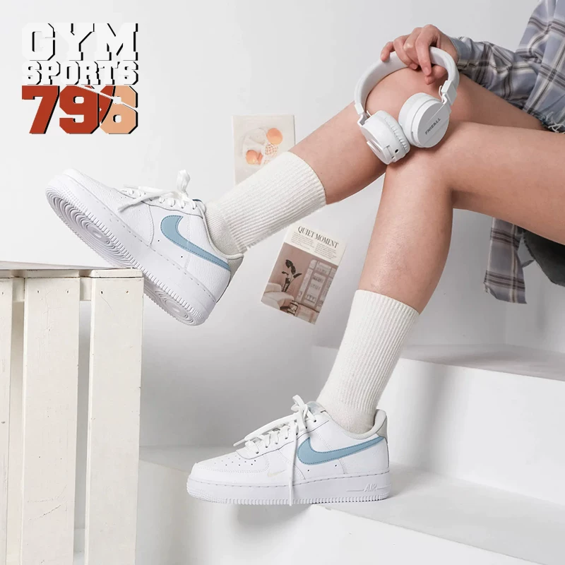 Женские кроссовки Nike летом новые Air Force 1 AF1 белые и синие низкие кеды HF0022