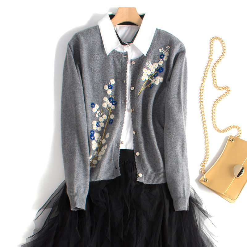 Winter New Pure Cashmere Short Cardigan, Intellectual Gray Hand-Embroidered Chrysanthemum Coat, Cashmere Knitwear Sweater Winter New Pure Cashmere Short Cardigan, Intellectual Gray Hand-Embroidered Chrysanthemum Coat, Cashmere Knitwear Sweater