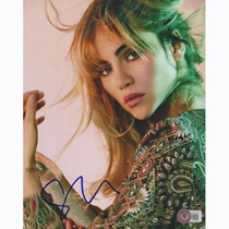 苏琪.沃特豪斯 Suki Waterhouse 亲笔 签名 照片 附证书