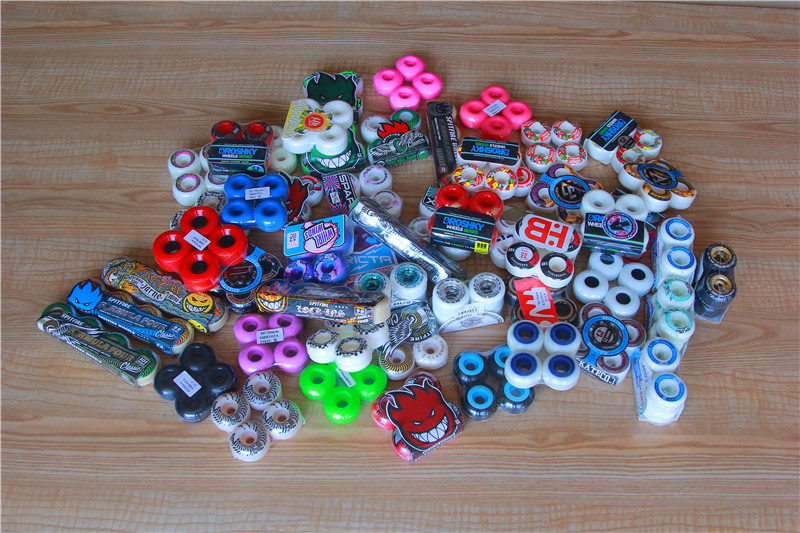 Double-warped skateboard wheel skills action Brush Street all-round soft and hard professional contour shaft small fire man ricta