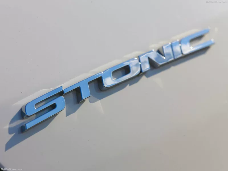 起亚K5凯酷车标新佳乐极睿KX5嘉华改装进口KIA STONIC KX1 标志