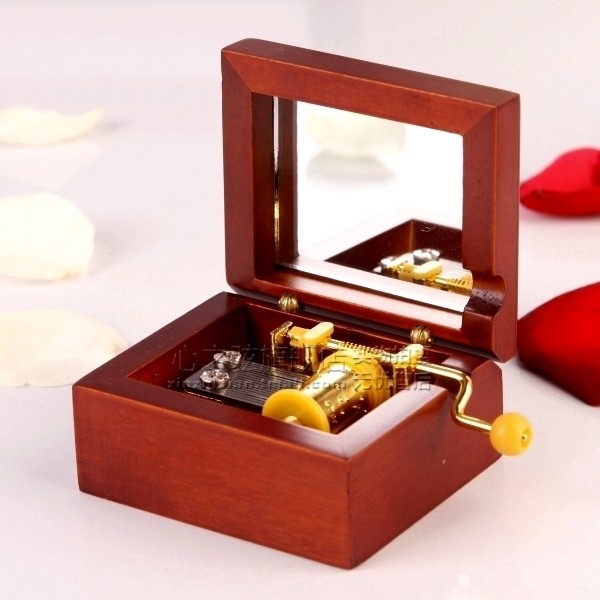 Mini Woody Hand Music Box Octaonic Box Creative Birthday Gift Boyfriend Girl Child Children Sky City