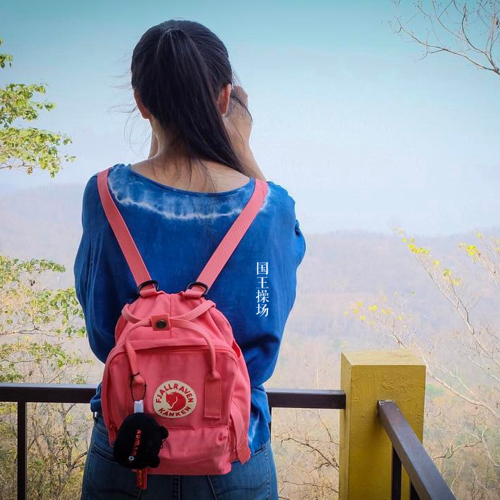 how to wear kanken backpack