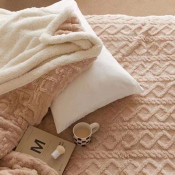 Blanket velvet blanket tower towel quilt blanket nap blanket sofa blanket winter thickened coral leisure blanket cover blanket warm