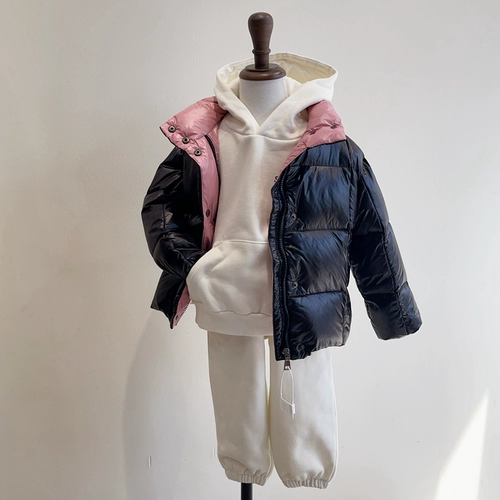 Самостоятельный стай 100-145 Корейский прилив мальчик RJ Двухцветное письмо, соединяющее внутреннюю флисовую свитер.