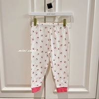 Белый фон розовые брюки бабочки