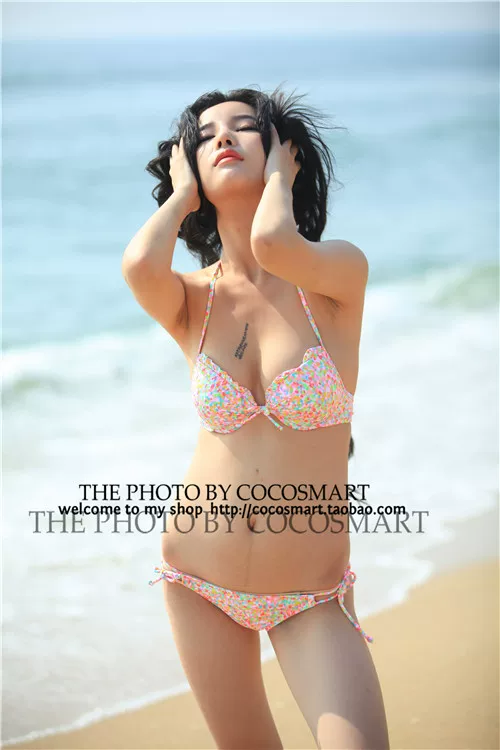 Supporting cute swimwear, internet celebrity
