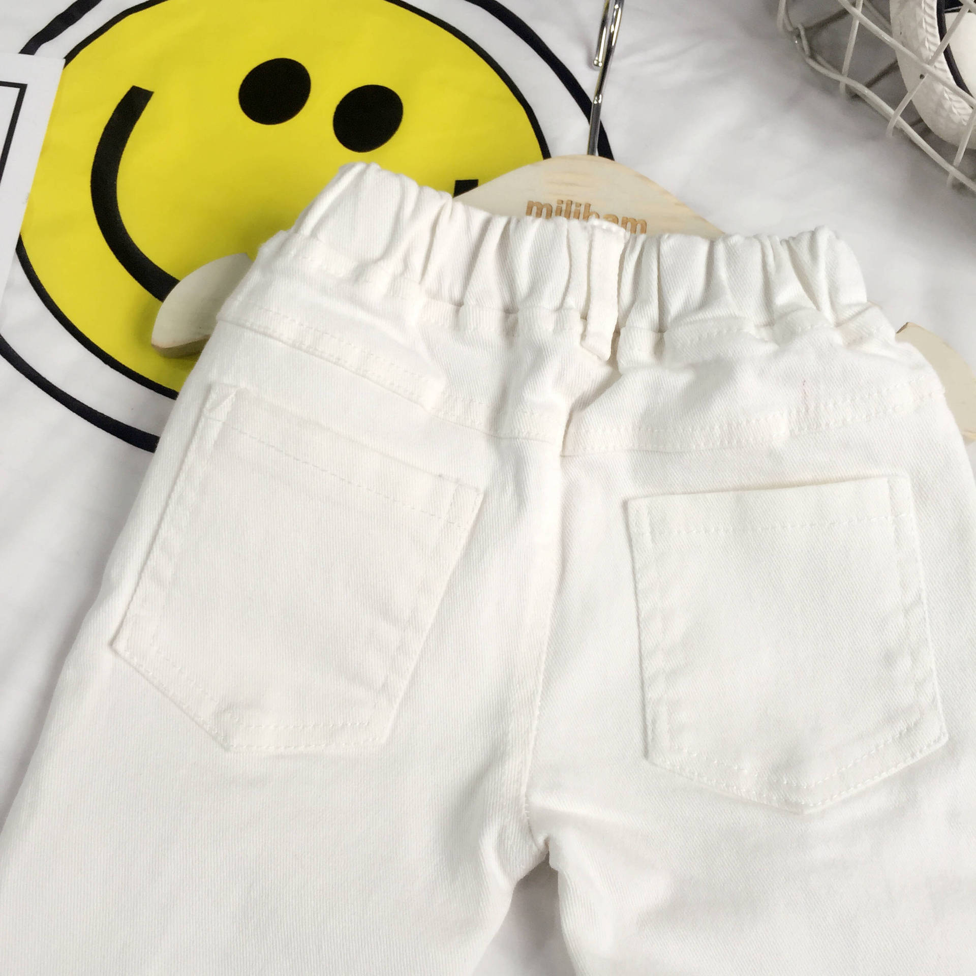 Bé gái 2018 thu đông trẻ em mới sinh em bé 2 đến 7 tuổi quần jeans bút chì lỗ hoang quần áo sành điệu cho be gái
