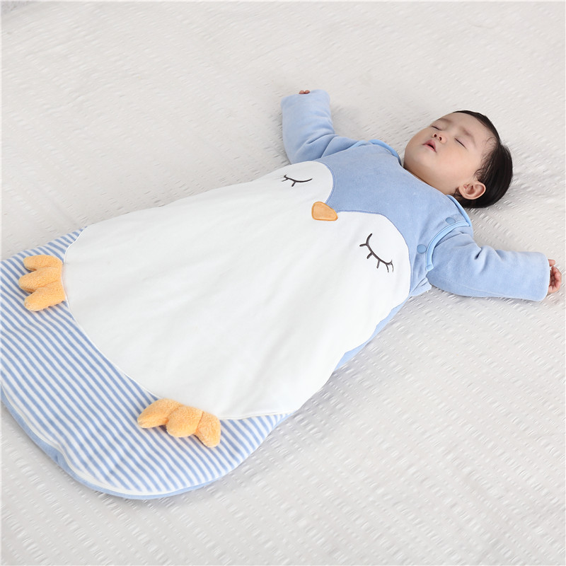 The baby's integrated sleeping baby newborn baby autumn winter clamp cotton can be detached in the sleeve of large children