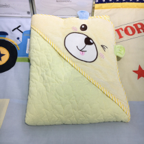 (Blemish Treatment) Triangel cotton baby hug blanket baby blanket quilt spring autumn and winter