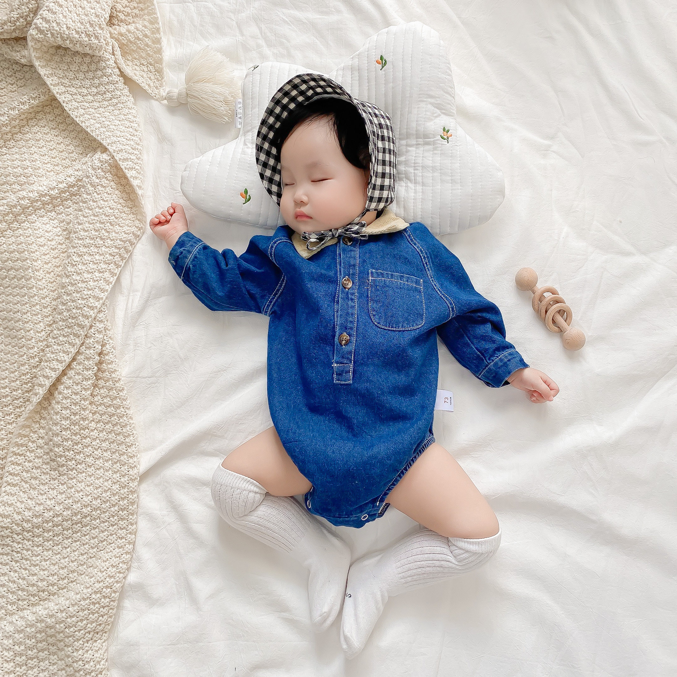 Spring and autumn baby clothes male and female baby cowboy khalamen sent out to serve triangle climbing suit inn wind long sleeve bag fart