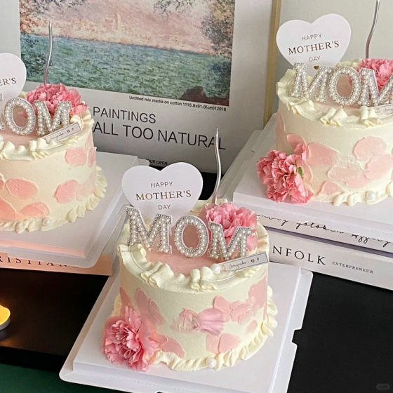 2025感恩妈妈母亲节烘焙蛋糕装饰康乃馨花朵摆件珍珠MOM皇冠插件