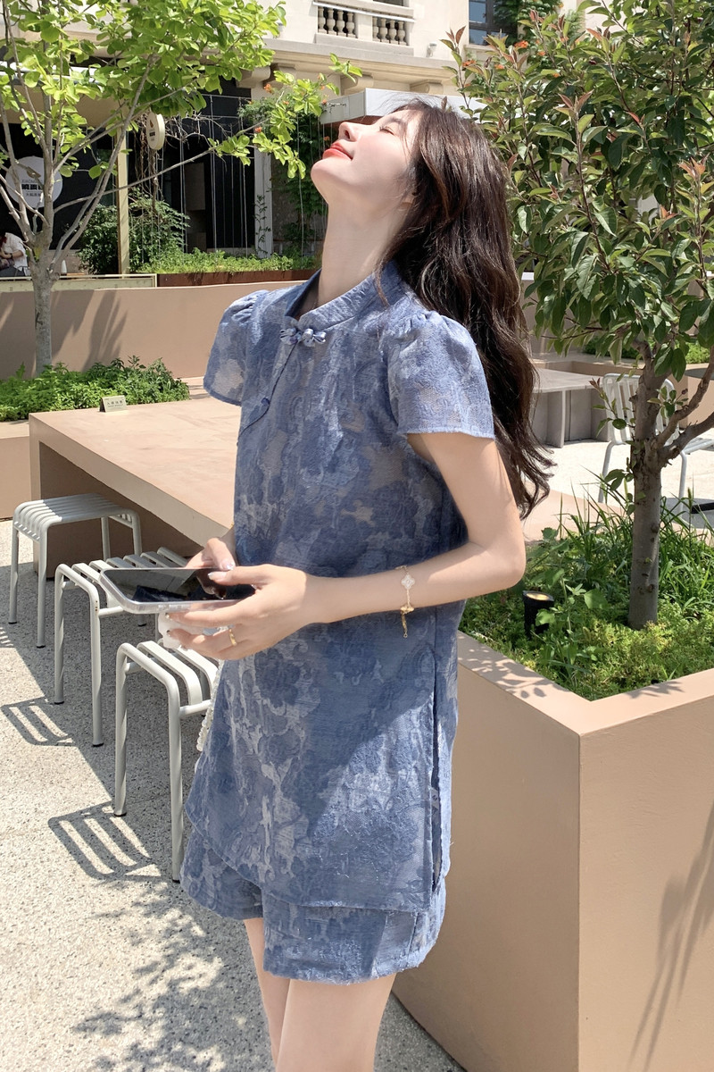 蓝色新中式国风提花套装女2025年夏季新款改良旗袍上衣短裤两件套,女装套装/套裙,2C135