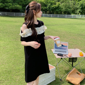 黑色设计感露肩连衣裙2025夏季新款韩版淑女宽松休闲减龄直筒裙子图片