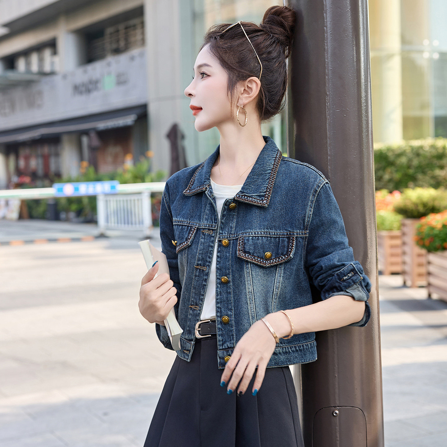 蓝色牛仔外套女2025新款时尚气质翻领牛仔上衣,女装短外套,英标秀（1C119）