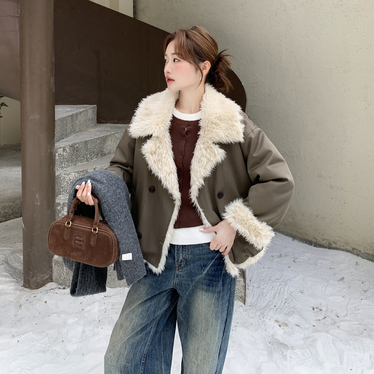 军绿色短款羊羔毛棉服女冬季双排扣毛绒翻领工装保暖棉衣皮毛一体,女装棉衣/棉服,2C166