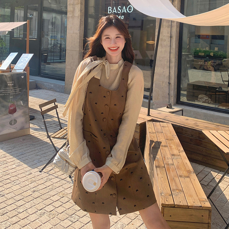 法式复古背带裙套装女2025新款盐系高级感洋气时尚背心裙两件套,女装套装/套裙,2C166