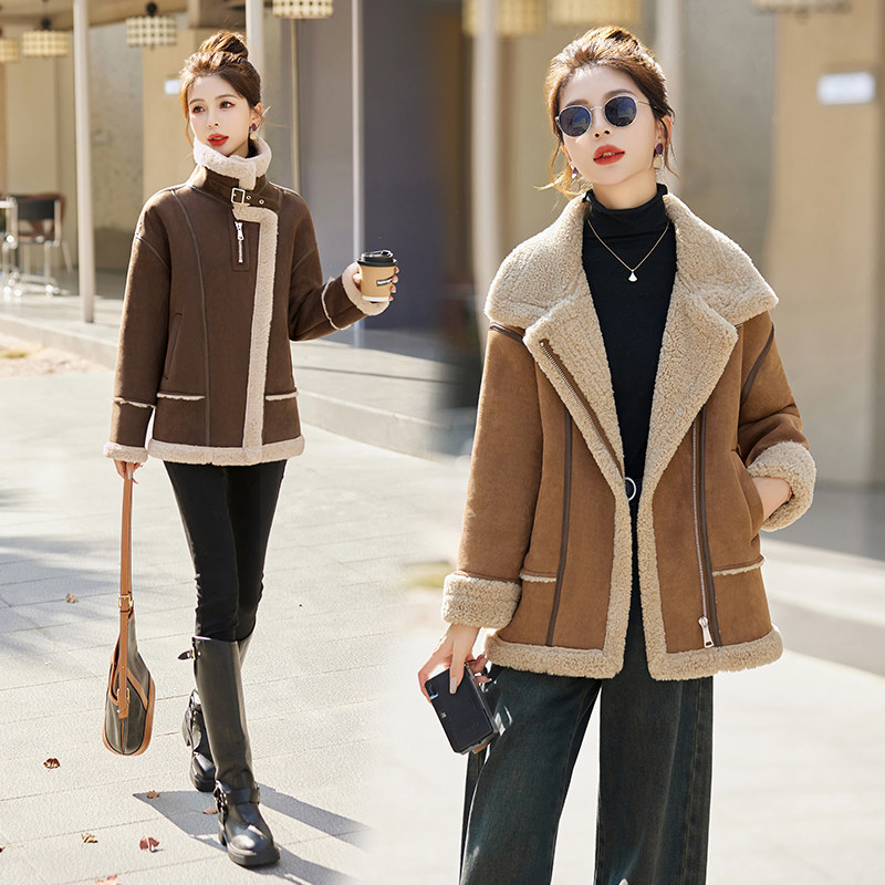 2025冬季新款兔毛休闲皮毛一体麂皮绒机车服外套，女装皮草，自然秀图片