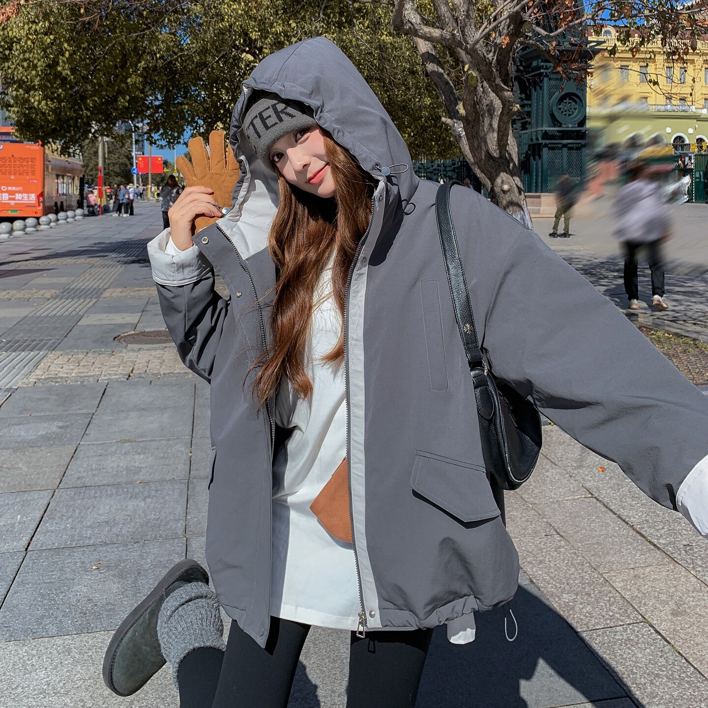 灰色连帽轻薄羽绒棉服女冬季保暖加厚小个子工装休闲宽松棉衣外套图片