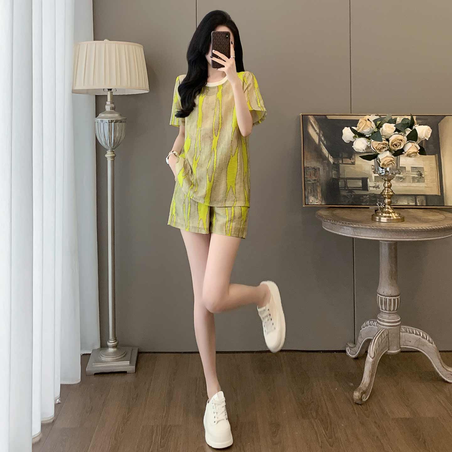 重工减龄时尚套装女夏新宽松显瘦圆领冰丝短袖上衣阔腿短裤两件套,女装套装/套裙,2C310