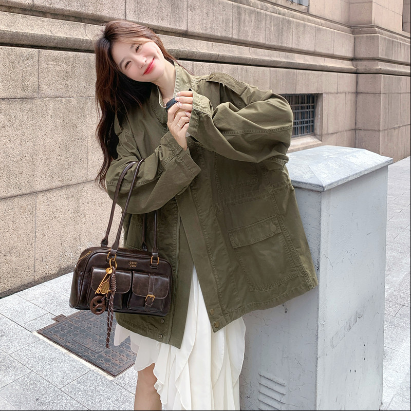 又酷又飒绿棕色短款工装外套女春秋2025超火好看高级小众夹克上衣,女装短外套,2C273