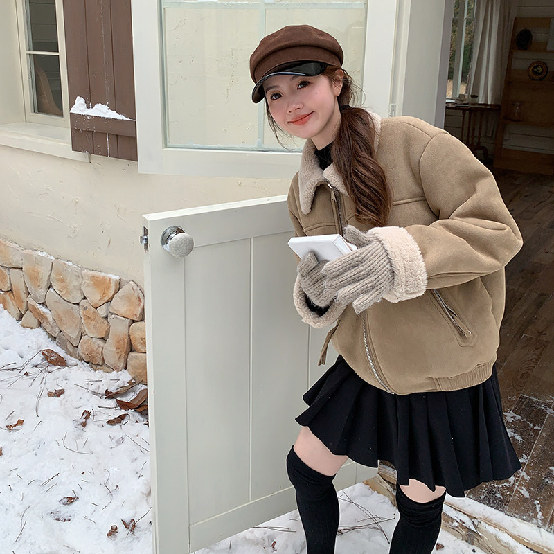 卡其色皮毛一体麂皮绒外套女2025冬季新款韩系简约加厚短款棉服潮,女装短外套,2D035