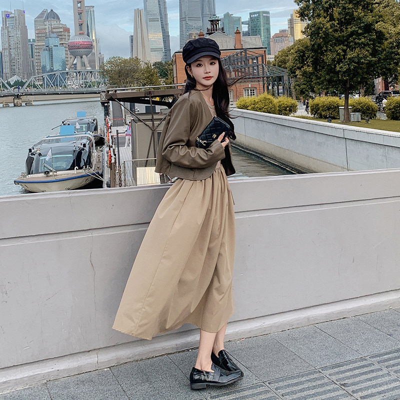 时髦假两件咖色西装领连衣裙女秋2025新款复古设计感pu皮拼接长裙,女装连衣裙,2C166