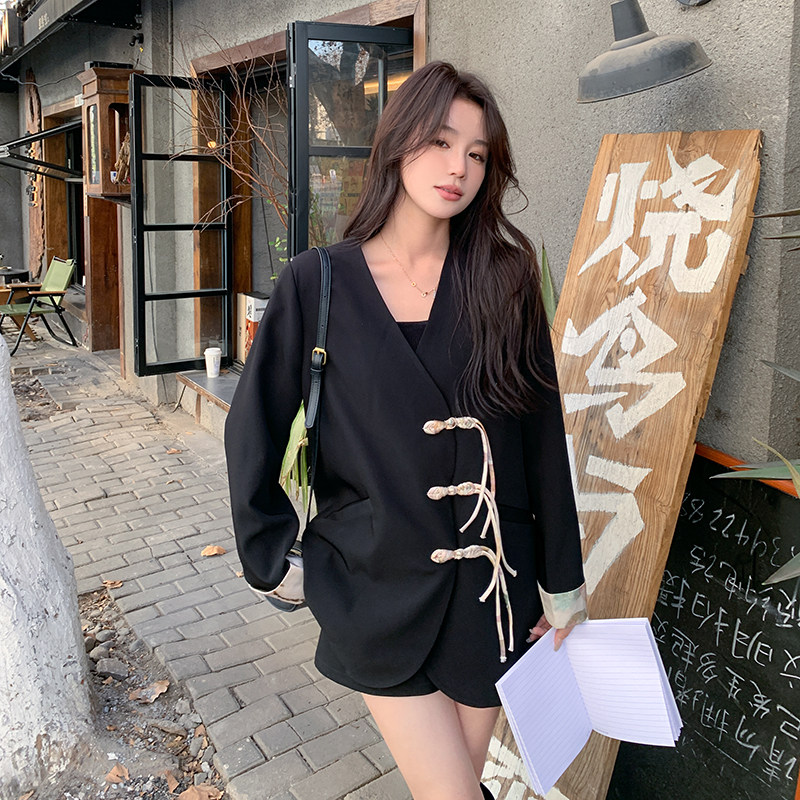 春装现货，高级感复古盘扣风西装外套2905P145K198,女装西装,2C029