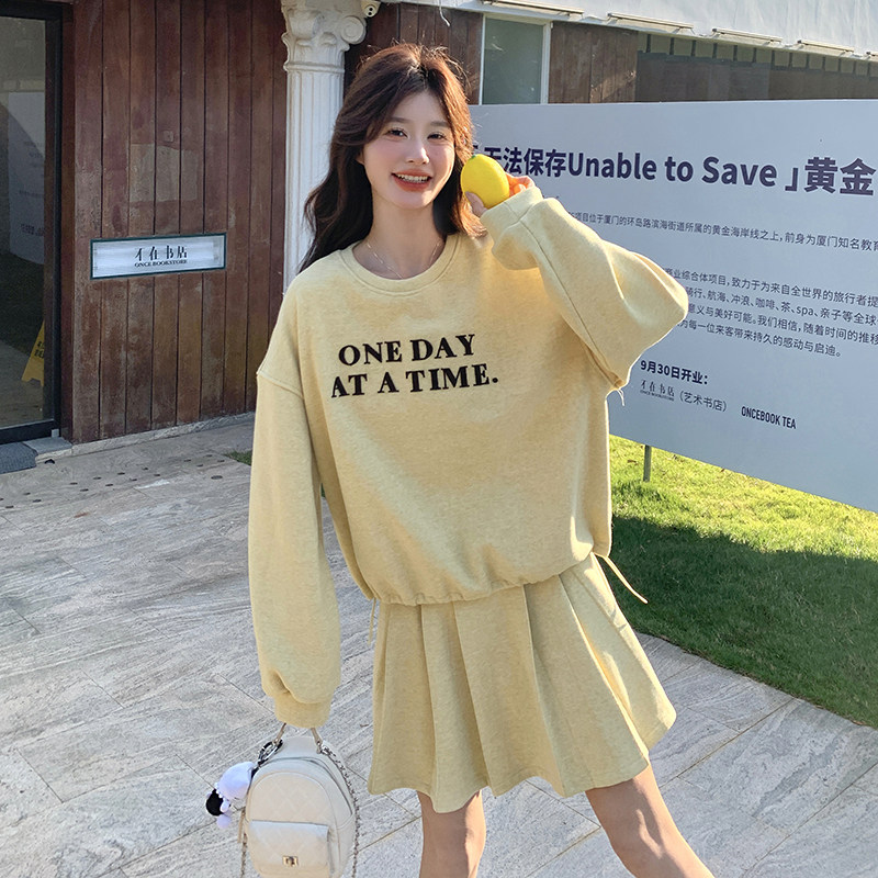 黄色休闲卫衣套装裙女2025春季新款学院风减龄小个子百褶裙两件套,女装套装/套裙,2C159