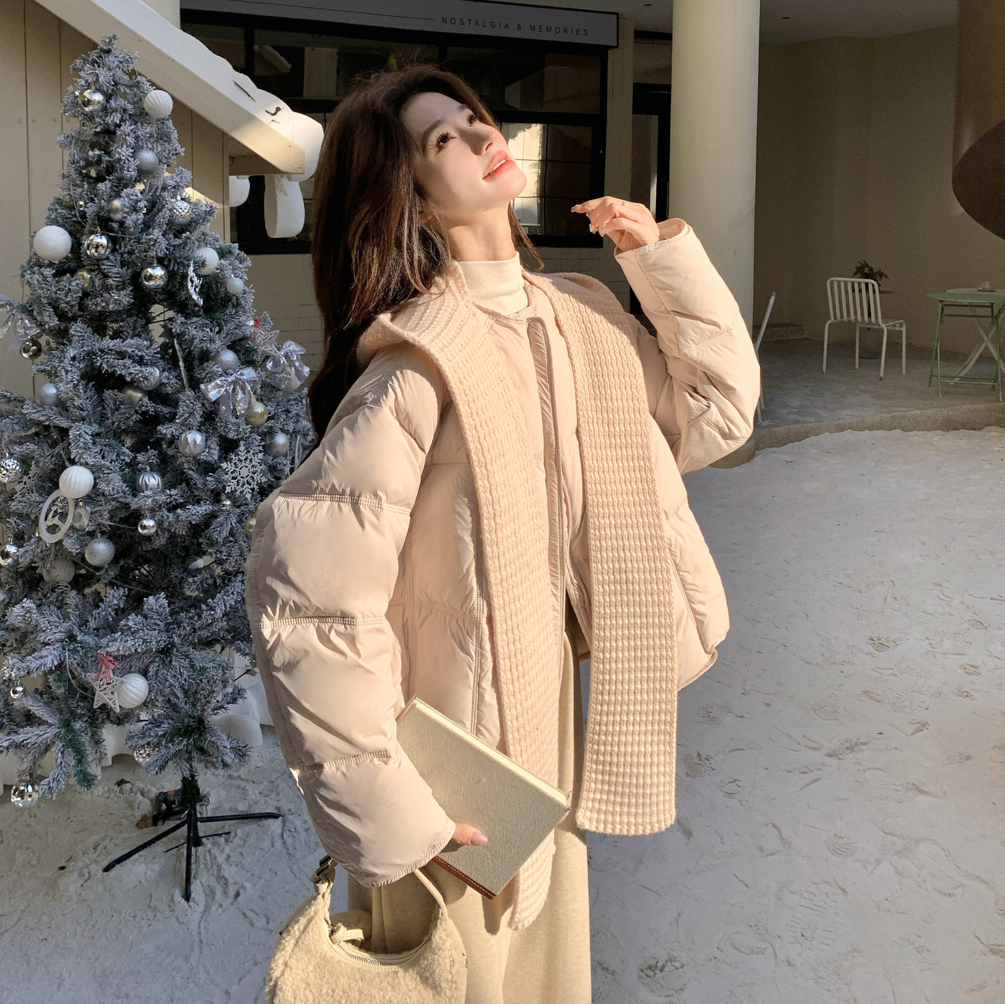 针织连帽粉色羽绒服女秋冬2025超火好看高级小众漂亮短款轻薄外套,女装羽绒服,2C012
