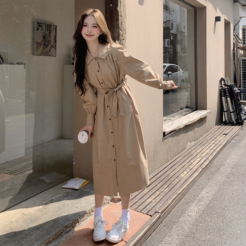 深卡其色连衣裙女春秋2025新款收腰显瘦设计感小众复古赫本风长裙图片