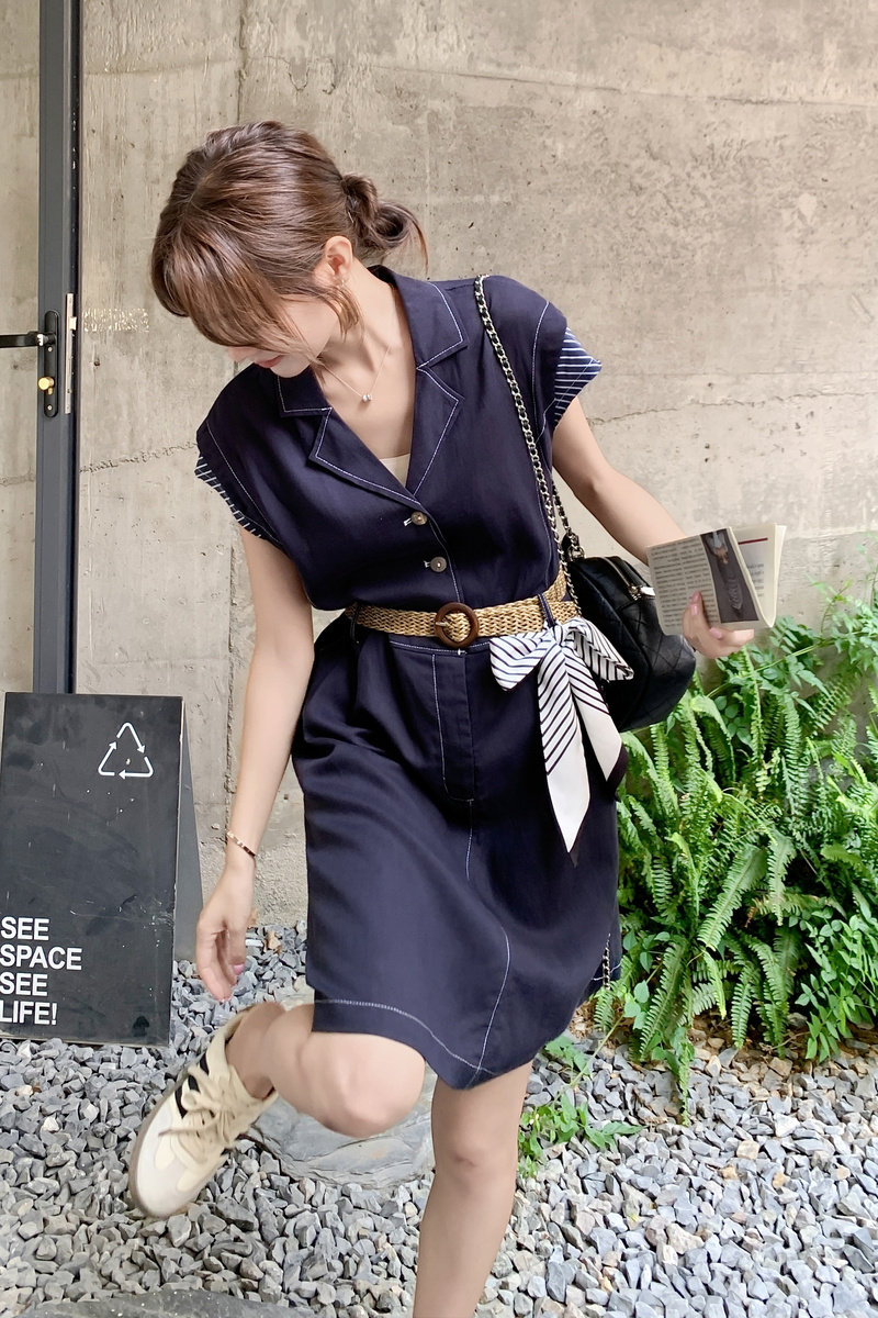 2025夏季条纹拼接连衣裙女巨好看复古设计感气质淡人单排扣连衣裙,女装连衣裙,2C227