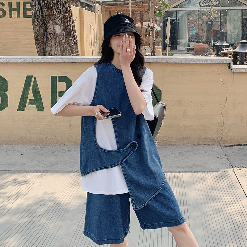 牛仔时尚套装女2025新款设计感夏装搭穿搭配一整套阔腿短裤两件套图片