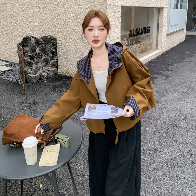 连帽外套短款宽松休闲设计感2025年秋季新款时尚女冲锋衣,女装短外套,2C117