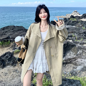 卡其色韩系蕾丝袖口拼接风衣外套女2026秋设计感气质休闲翻领大衣图片