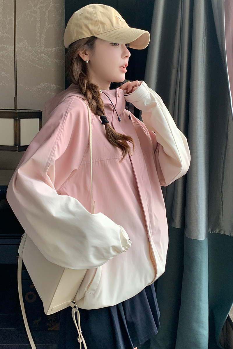 2025新款渐变粉冲锋衣外套8837p140K198,女装短外套,2C269