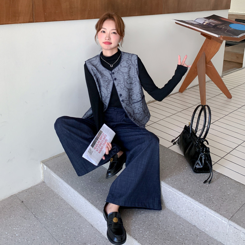 韩版复古扣花马甲阔腿裤两件套女2025春秋季新款显瘦通勤气质套装图片