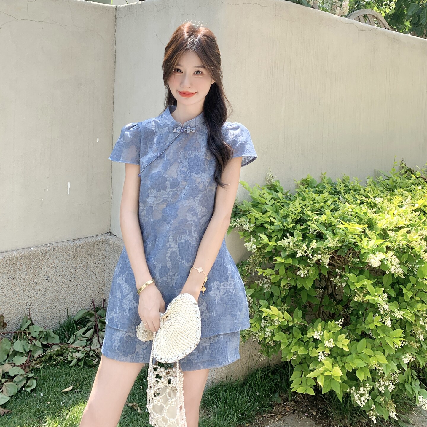 蓝色新中式国风提花套装女2025年夏季新款改良旗袍上衣短裤两件套,女装套装/套裙,2C135