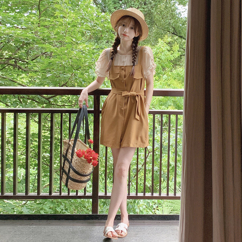 网红炸街背带裤女夏薄款2025年新款休闲时尚洋气减龄短裤两件套装,女装套装/套裙,2C028