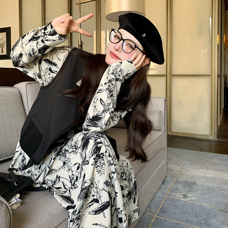 超火新中式穿搭碎花套装裙女春秋2025新款设计感马甲半身裙三件套,女装套装/套裙,2C037