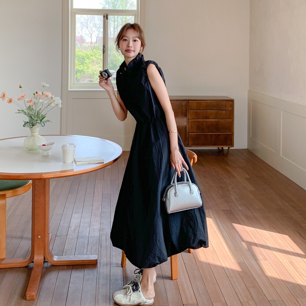 黑色轻熟风工装无袖连衣裙女2025夏季新款高级感收腰系带及踝长裙图片